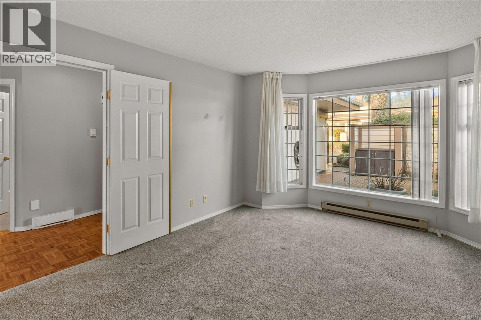 #22 901 KENTWOOD LANE - 19