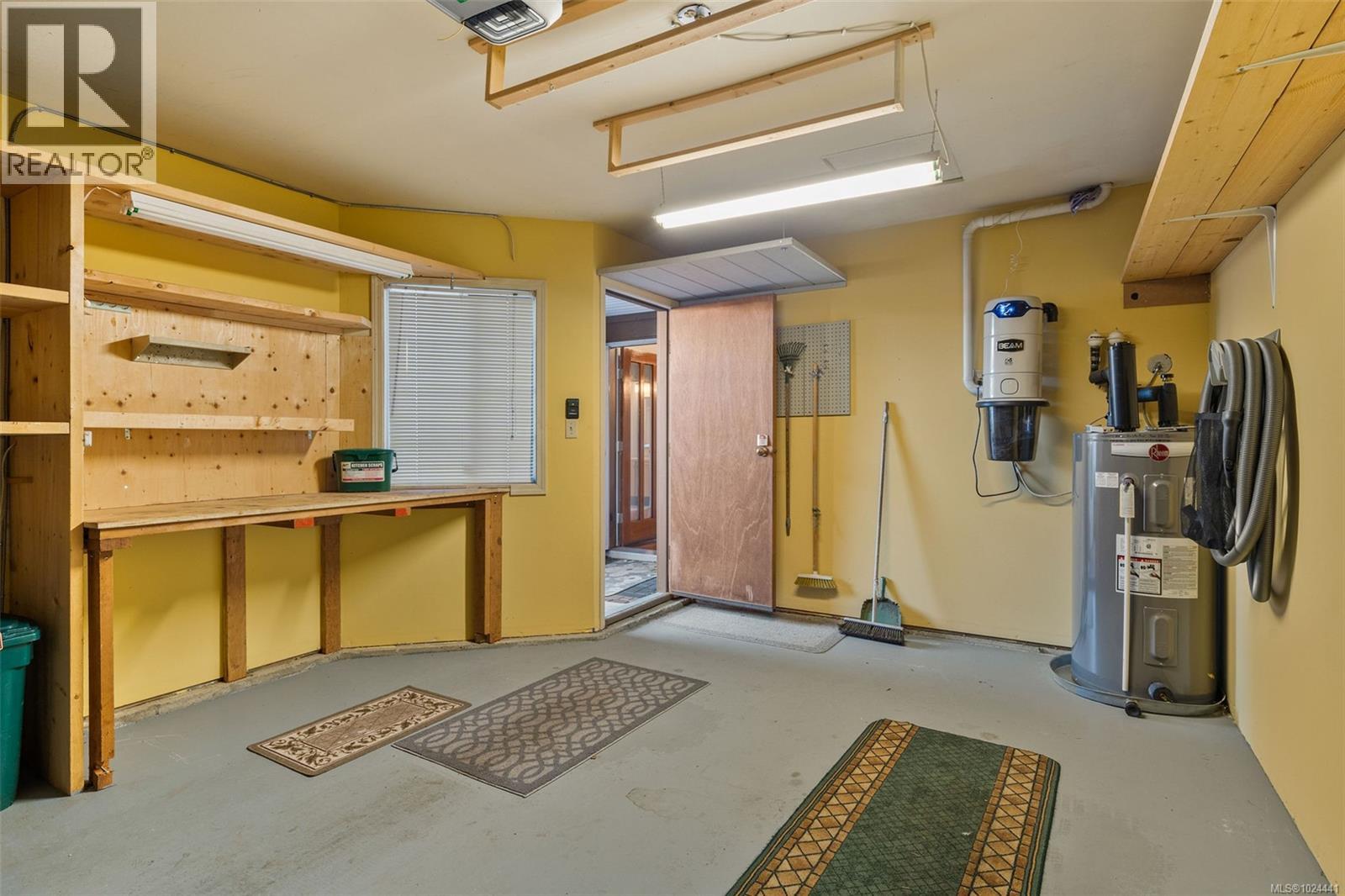 #22 901 KENTWOOD LANE - 40