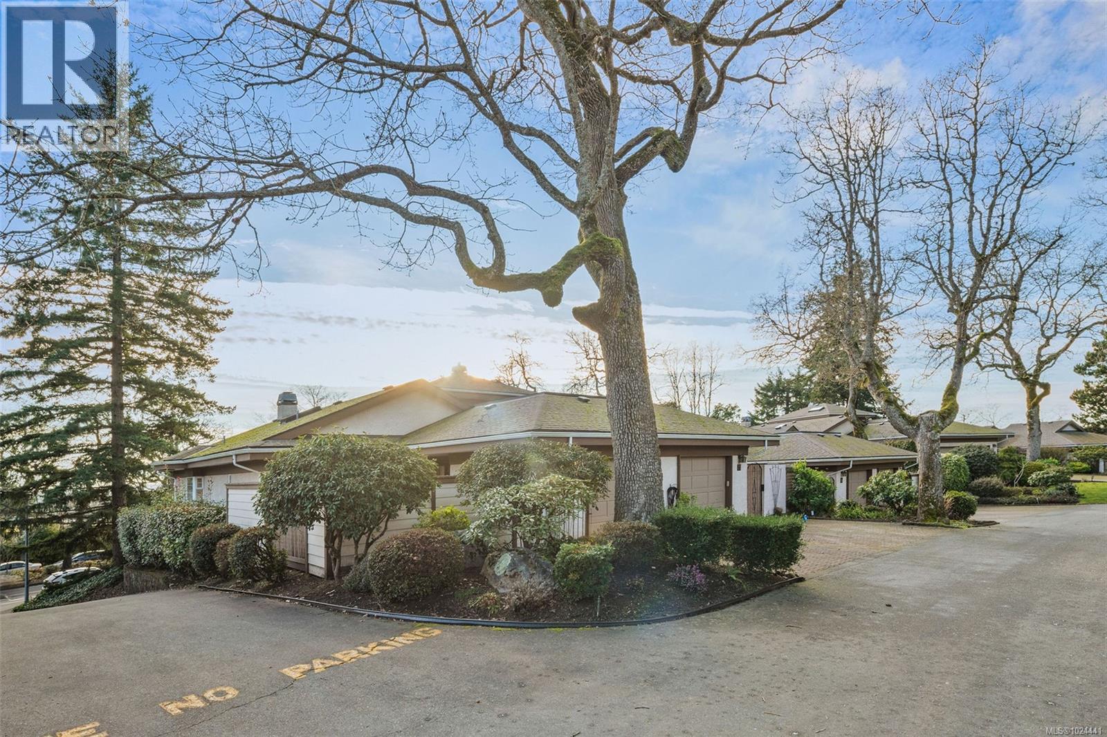 #22 901 KENTWOOD LANE - 43