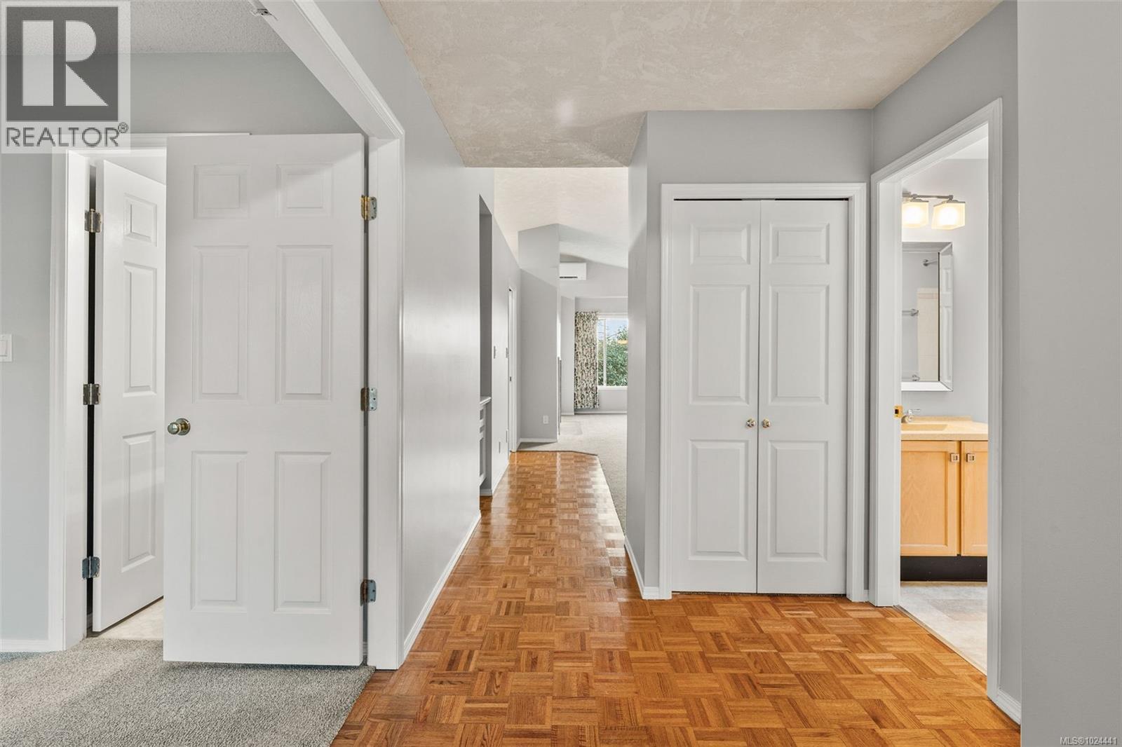 #22 901 KENTWOOD LANE - Image 2