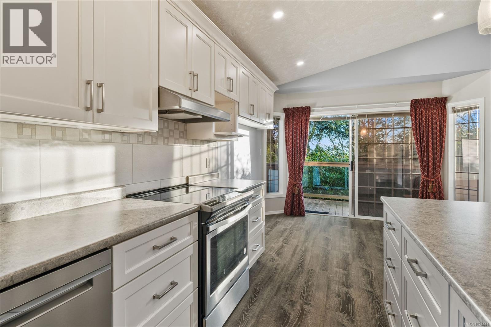 #22 901 KENTWOOD LANE - 17