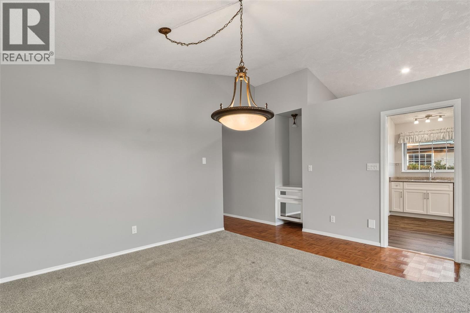 #22 901 KENTWOOD LANE - 11