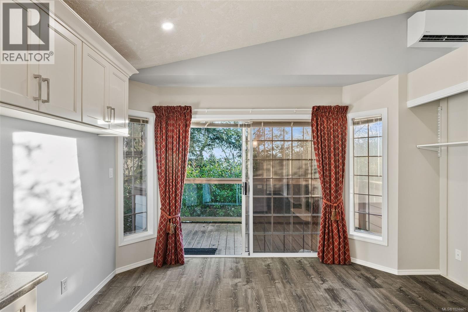 #22 901 KENTWOOD LANE - 31