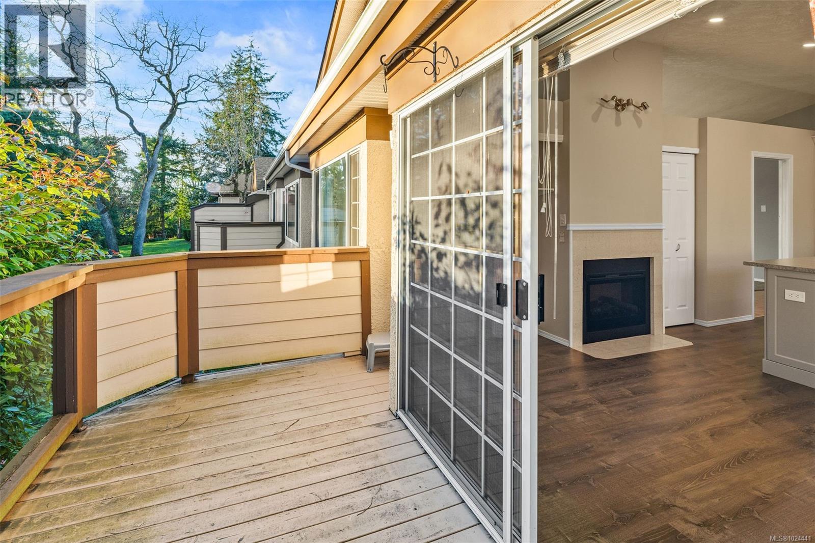 #22 901 KENTWOOD LANE - 30