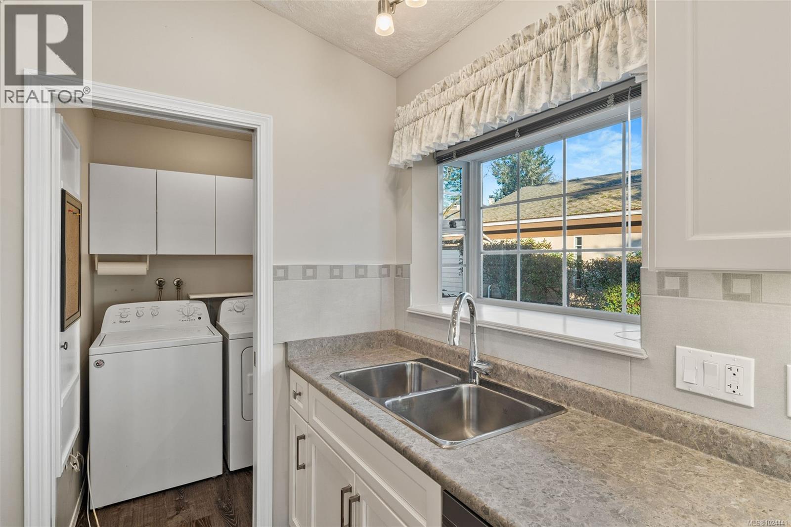 #22 901 KENTWOOD LANE - 34