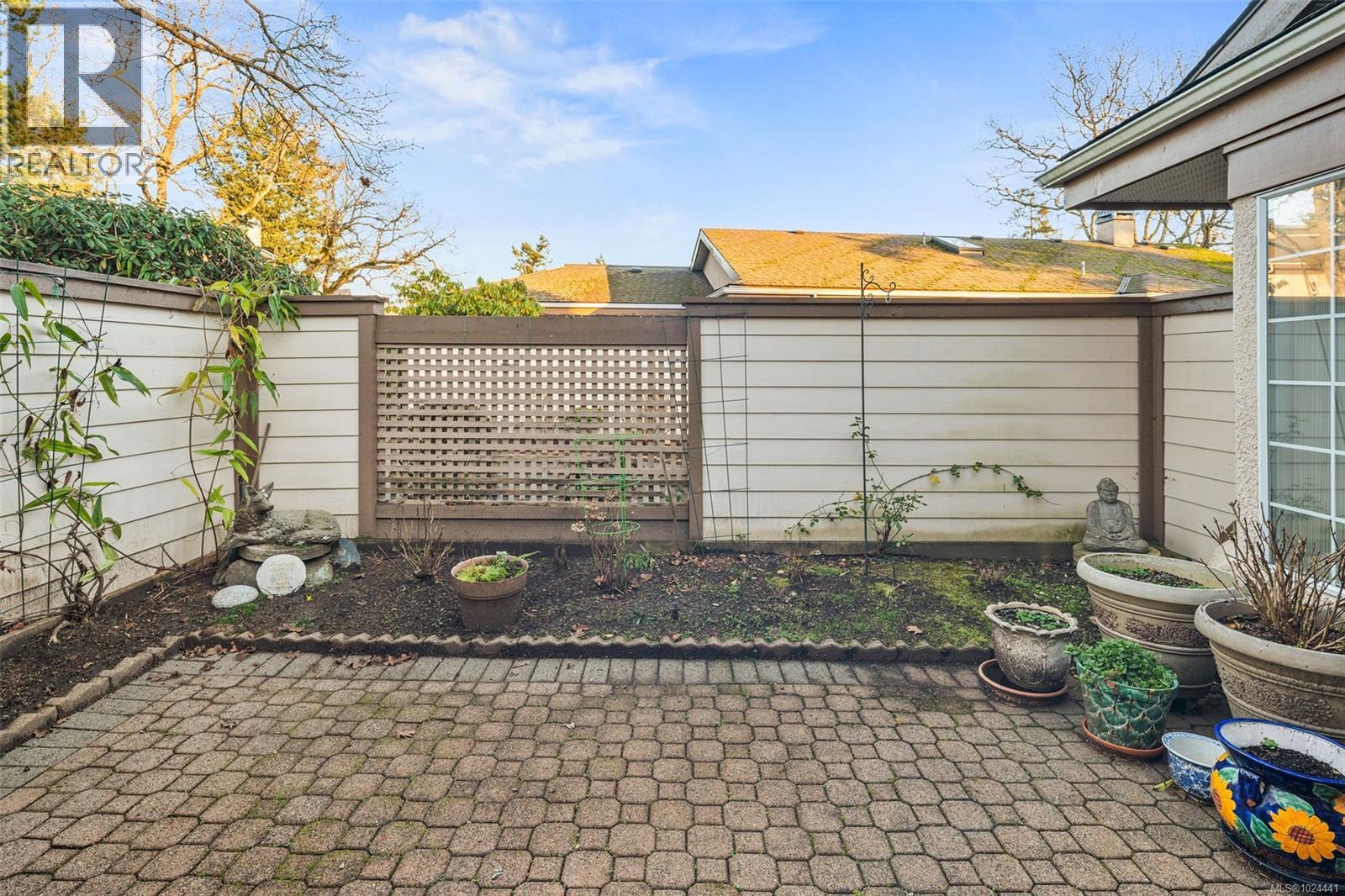 #22 901 KENTWOOD LANE - 38