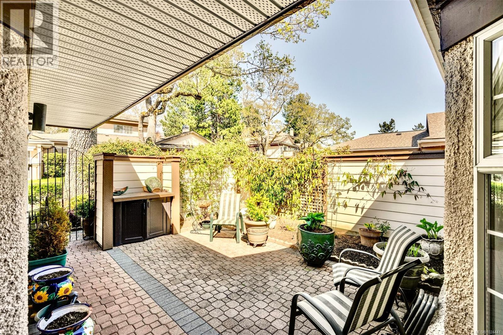 #22 901 KENTWOOD LANE - 36