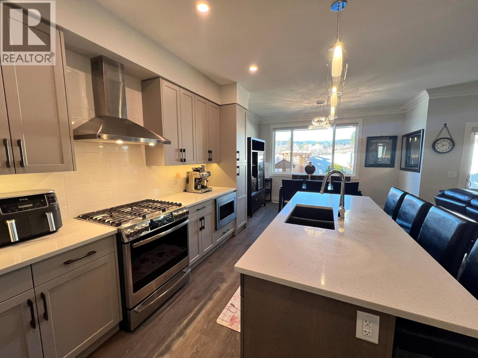 3369 Hawks Crescent - 7