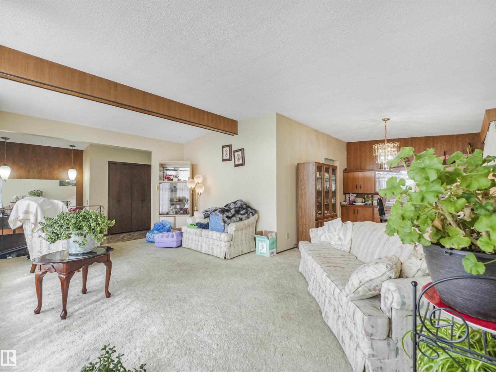 8608 137Ave AV NW, Edmonton