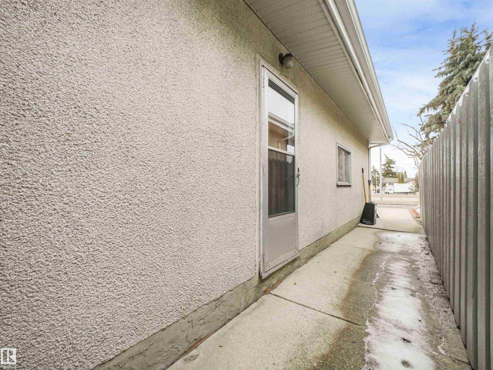 8608 137Ave AV NW, Edmonton