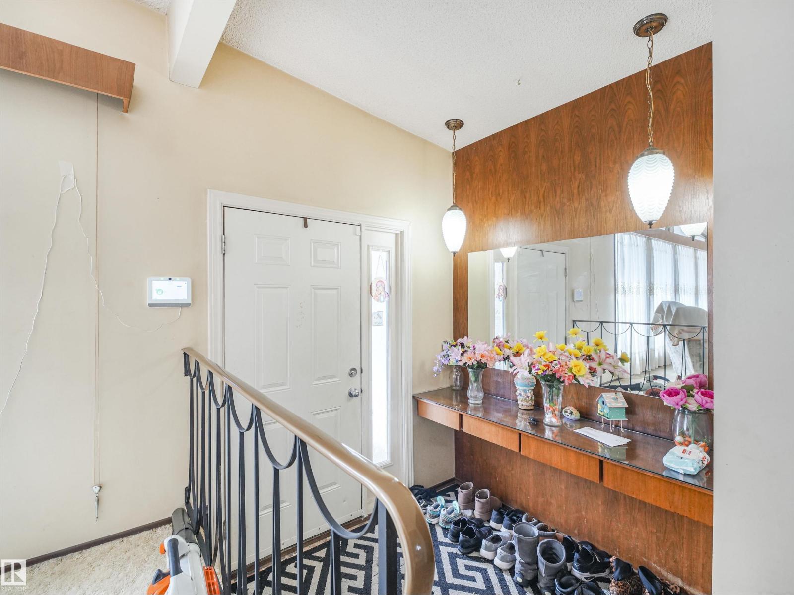 8608 137Ave AV NW, Edmonton