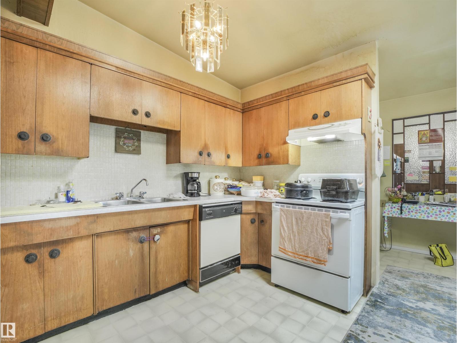 8608 137Ave AV NW, Edmonton