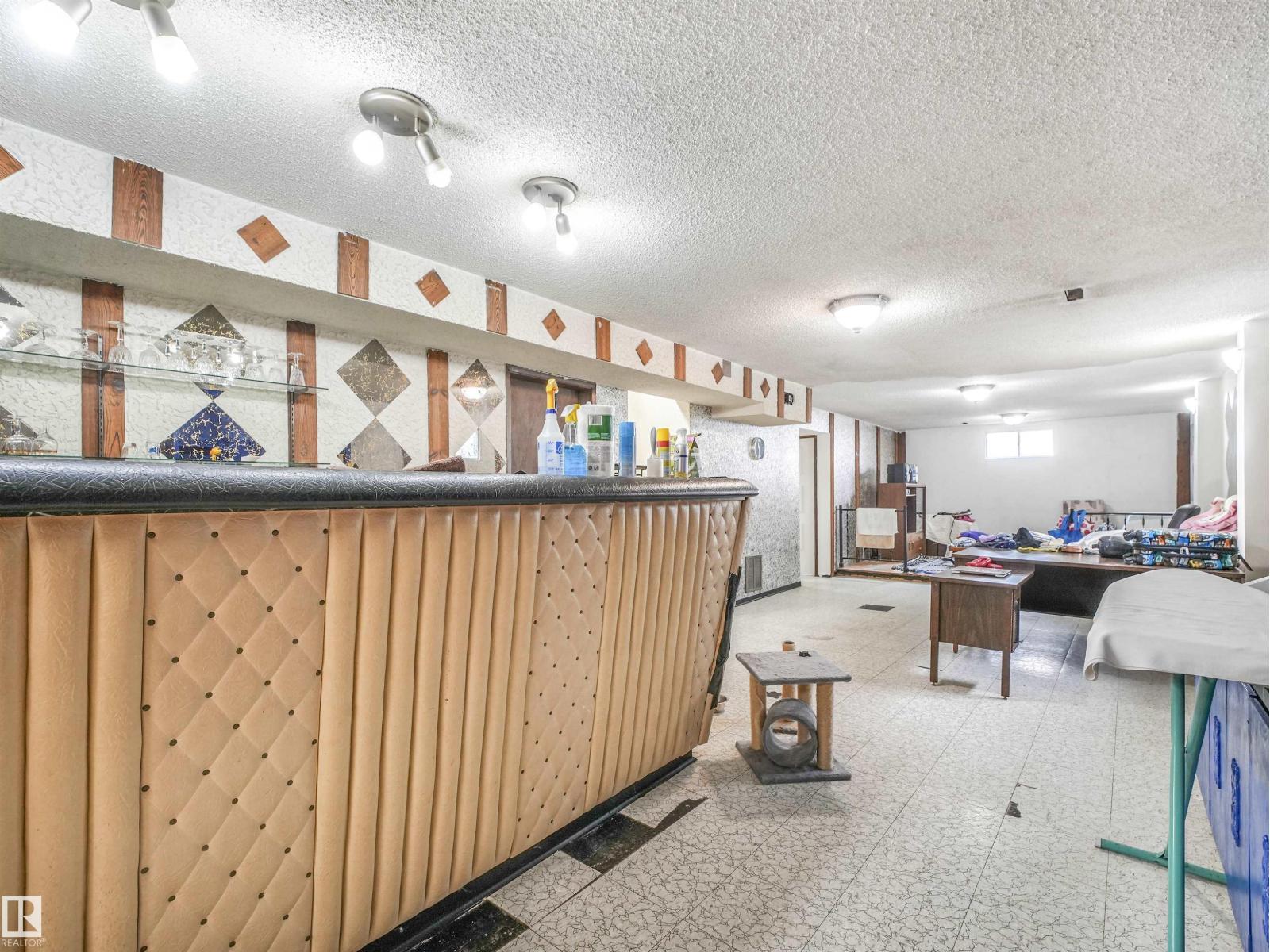 8608 137Ave AV NW, Edmonton