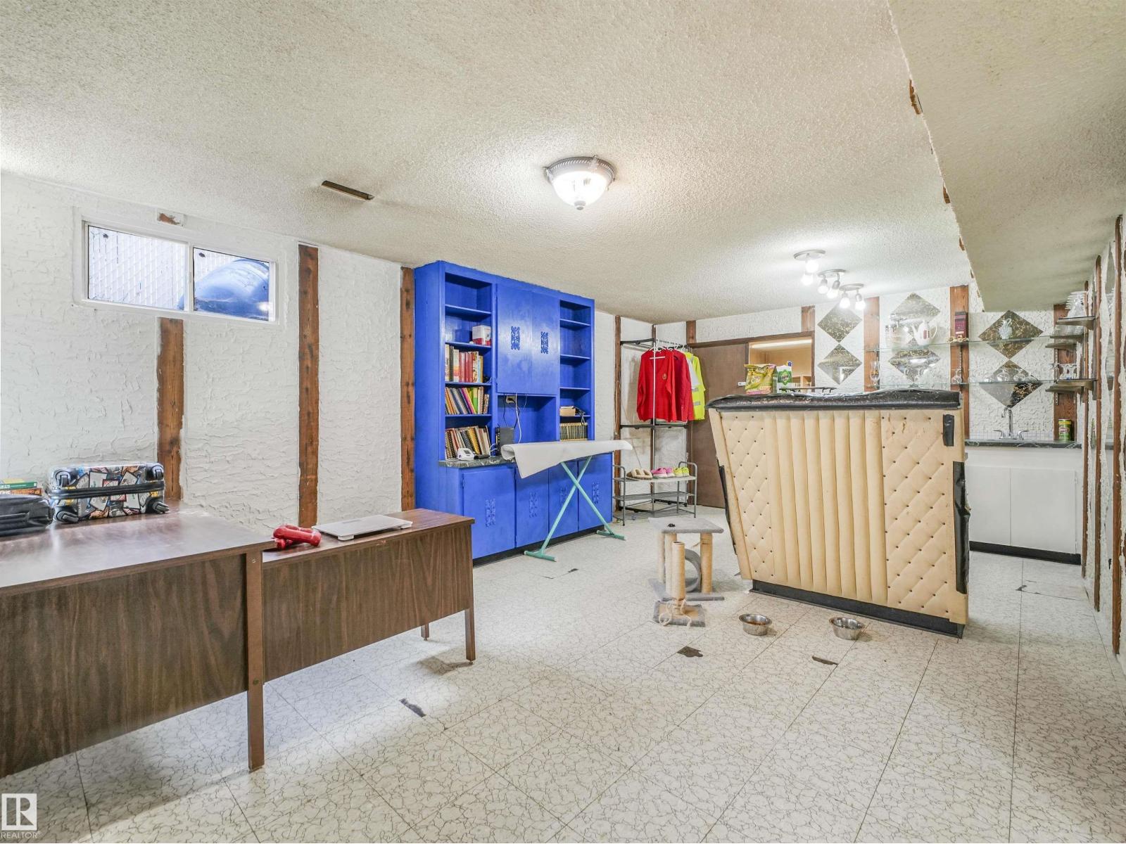 8608 137Ave AV NW, Edmonton