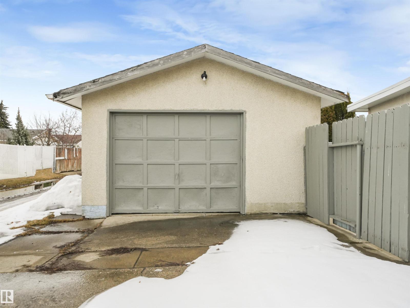 8608 137Ave AV NW, Edmonton