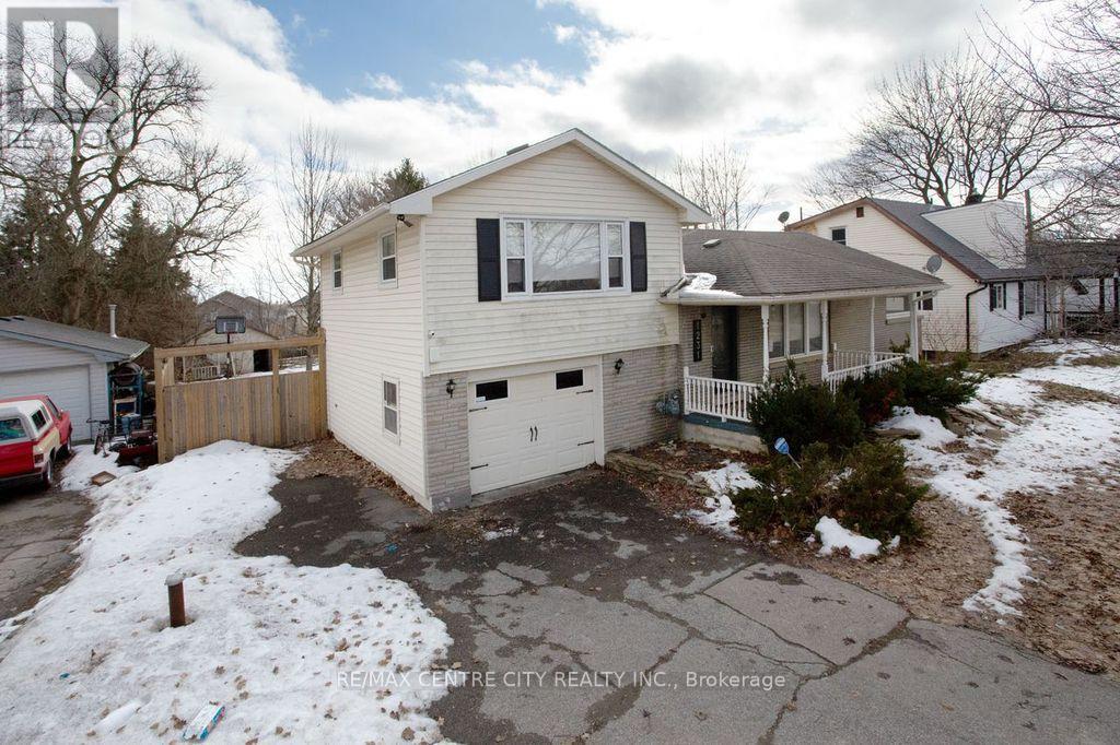 1231 SUNNINGDALE ROAD E - 2