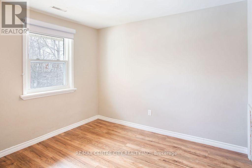 1231 SUNNINGDALE ROAD E - 21