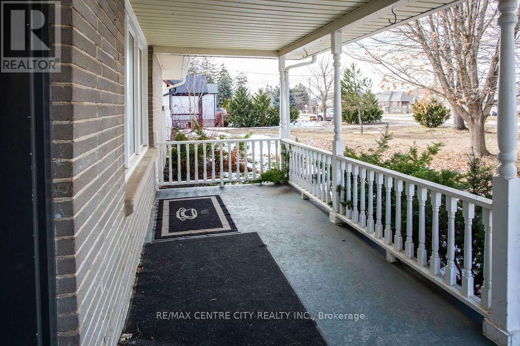 1231 SUNNINGDALE ROAD E - 4