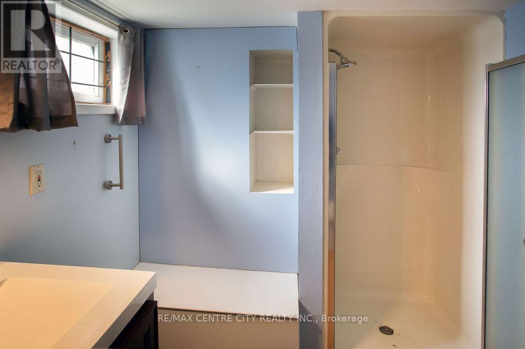 1231 SUNNINGDALE ROAD E - 41