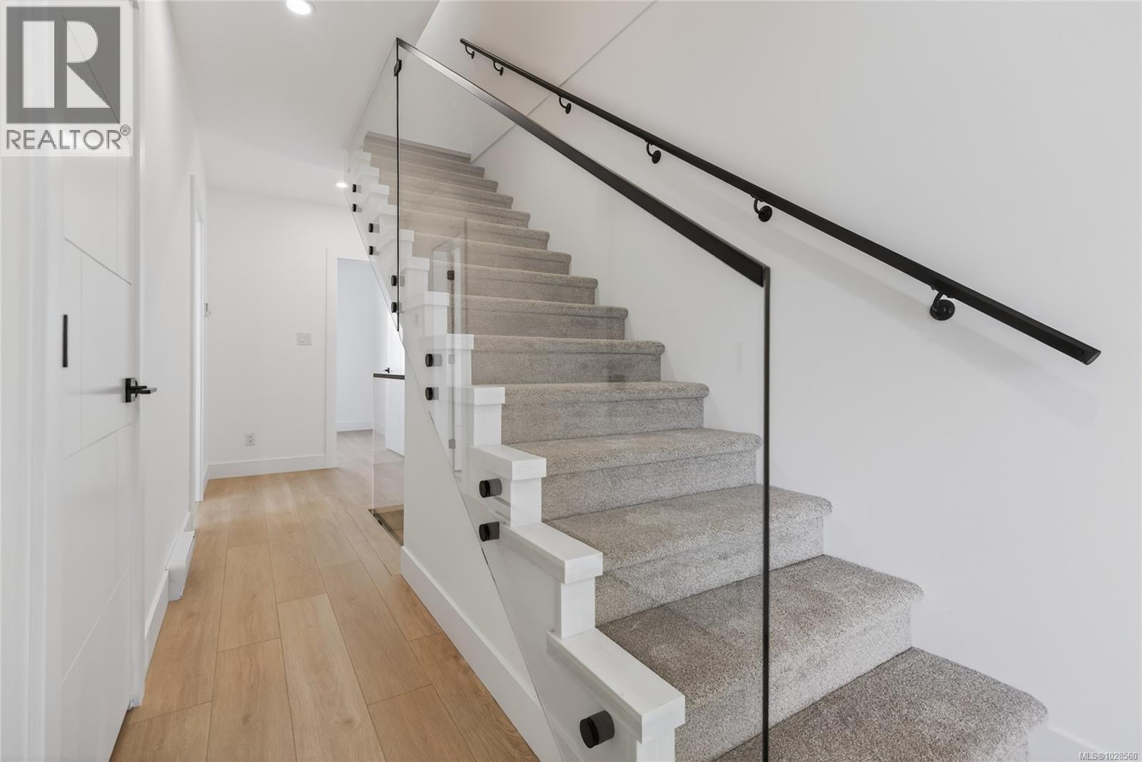 #1 704 BEAVER CREEK BLVD - 22