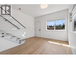 Living room - 1 704 Beaver Creek Blvd, Campbell River, BC V9H0E9 Photo 8