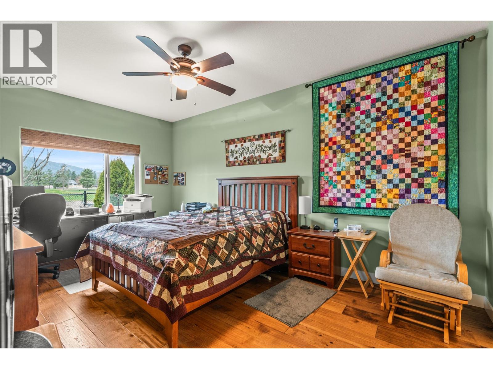#32 2444 York Avenue - 21