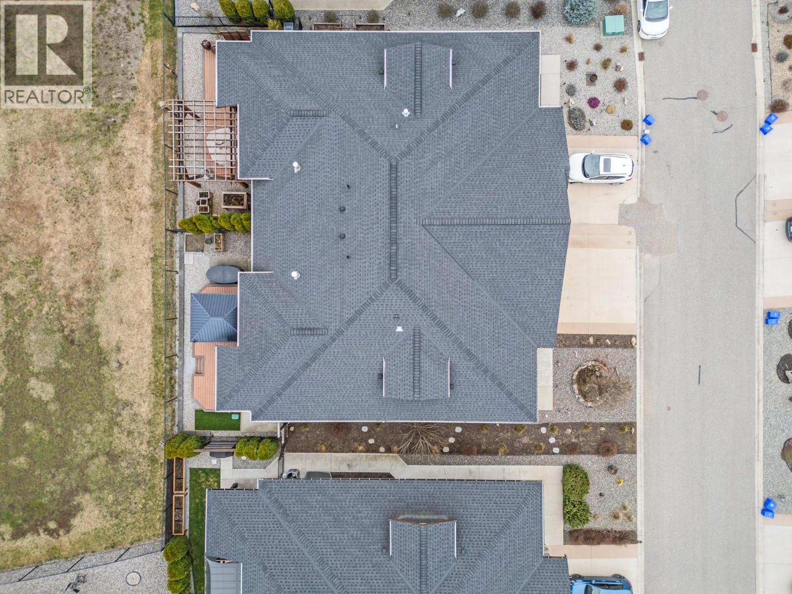 32 2444 York Avenue, Armstrong