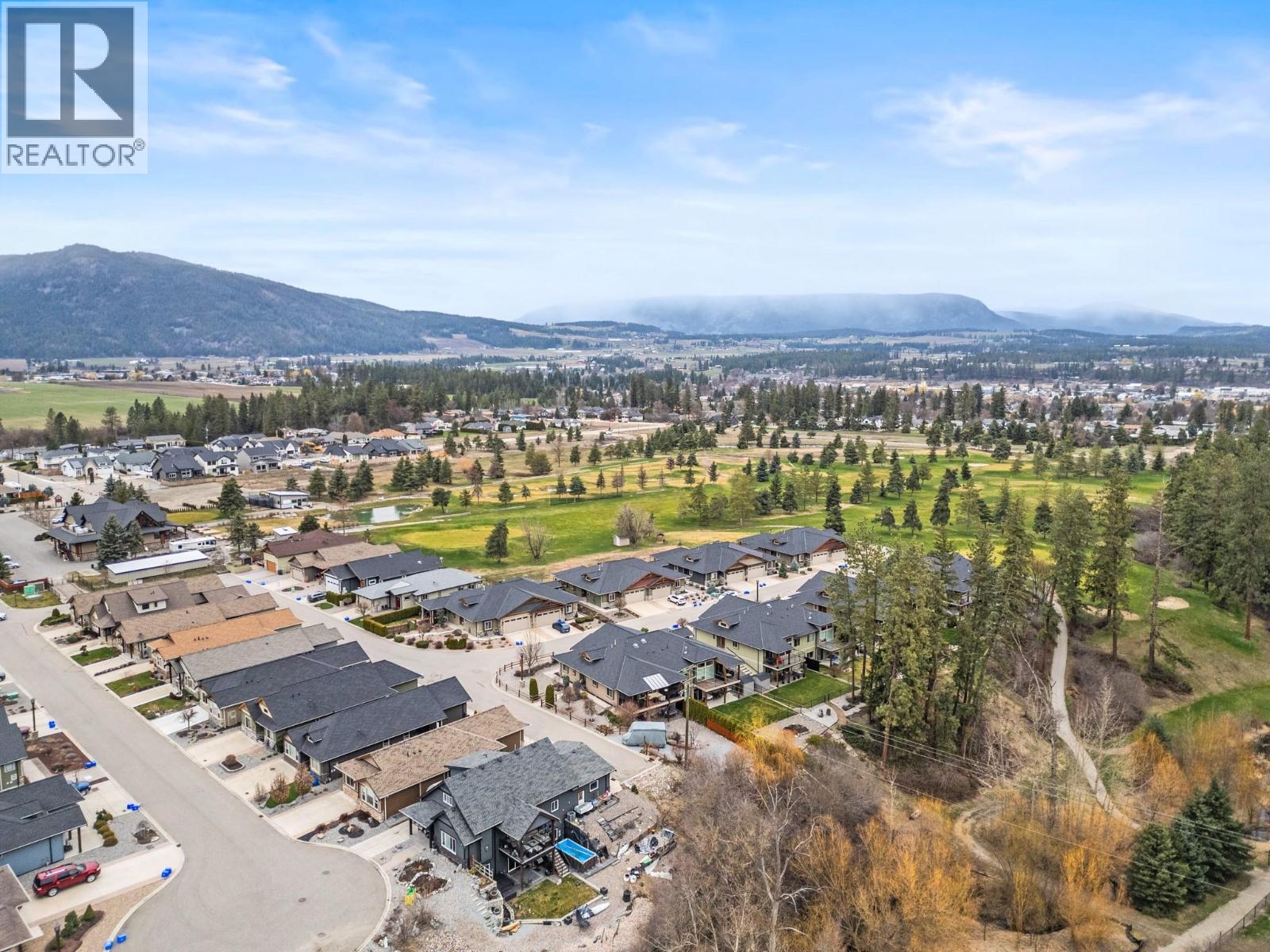 32 2444 York Avenue, Armstrong