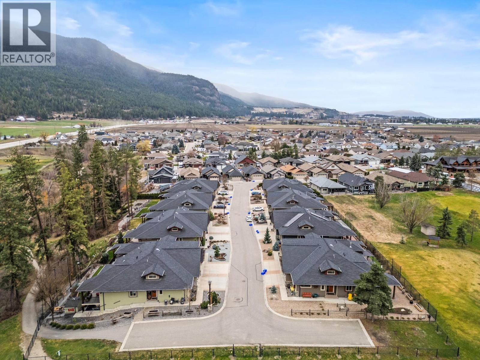 32 2444 York Avenue, Armstrong