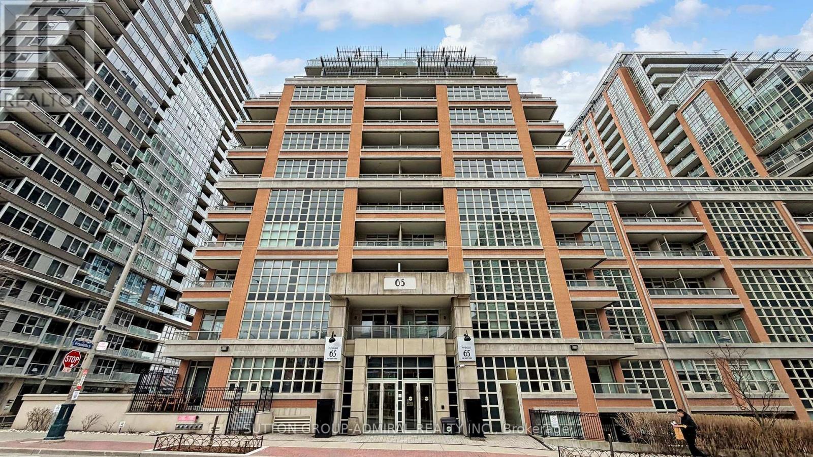 325 - 65 EAST LIBERTY STREET