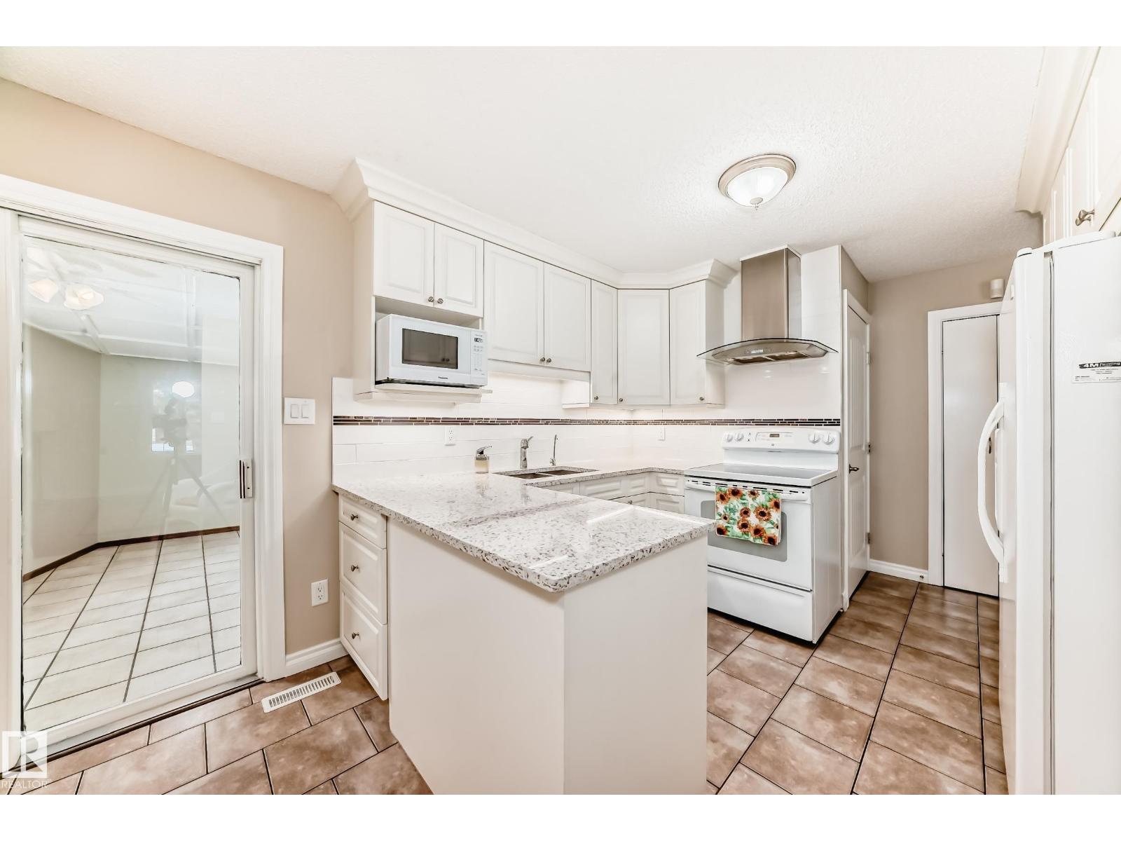 13332 25 ST NW, Edmonton