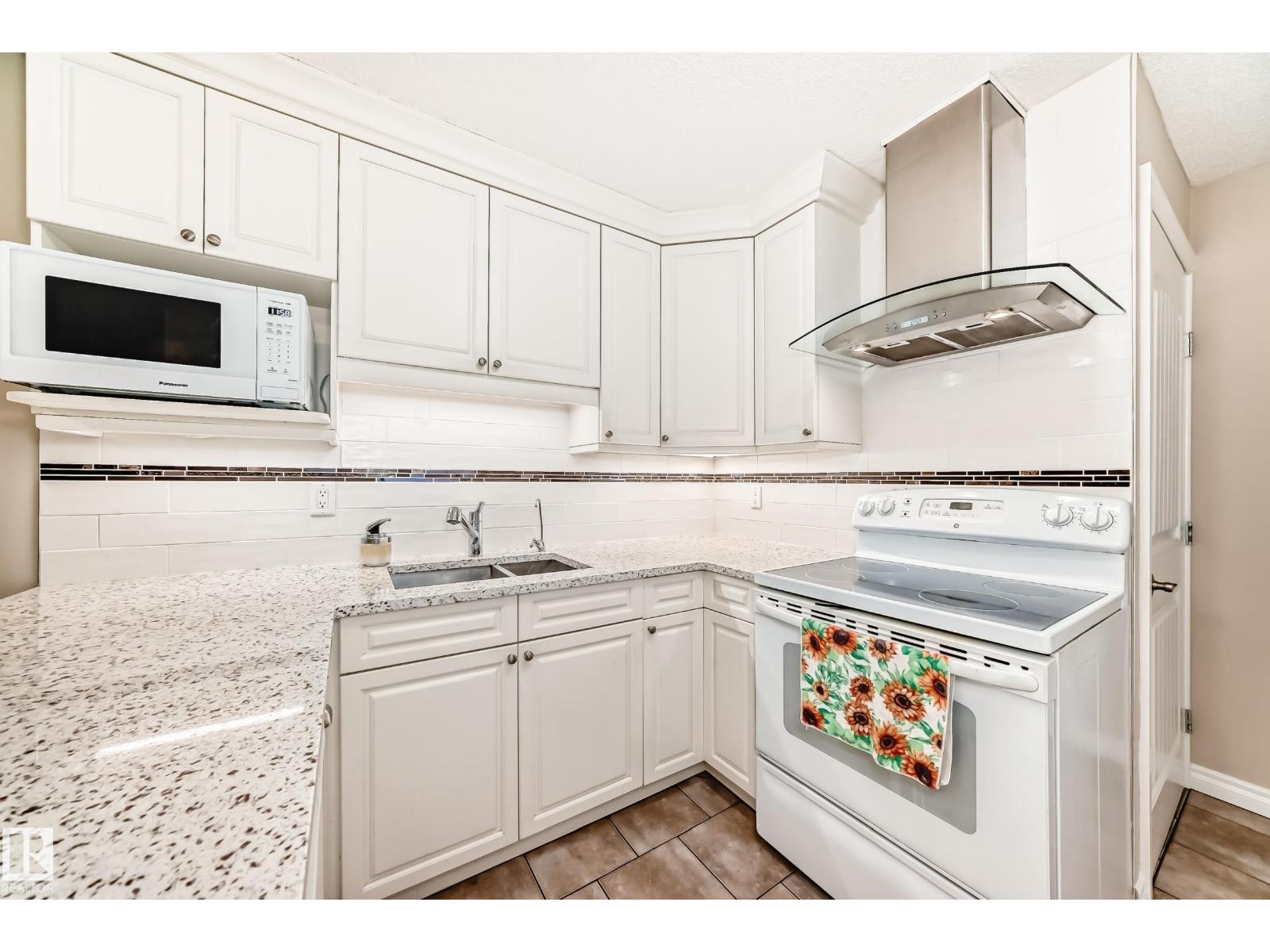 13332 25 ST NW, Edmonton