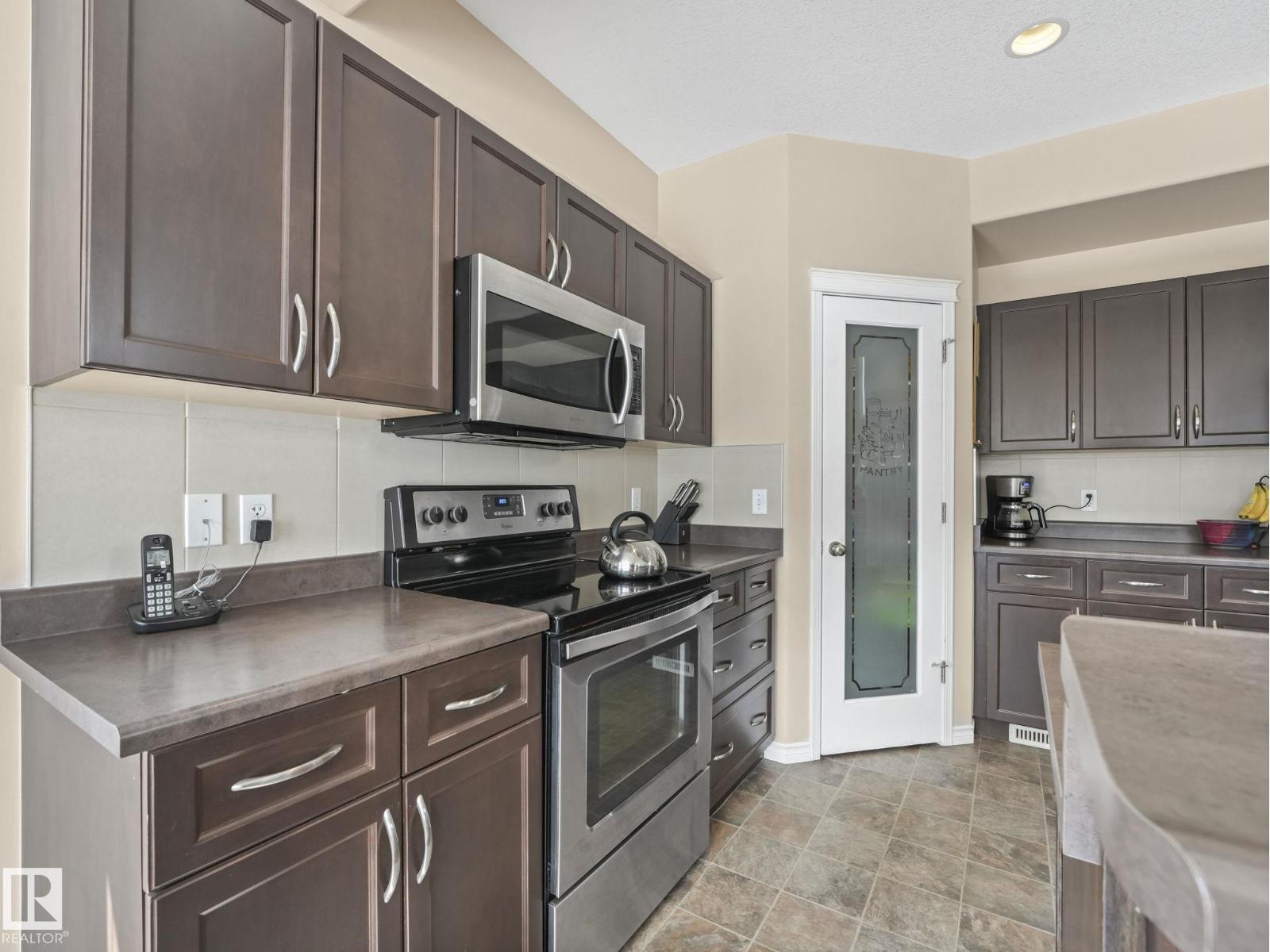 20759 58 AV NW, Edmonton