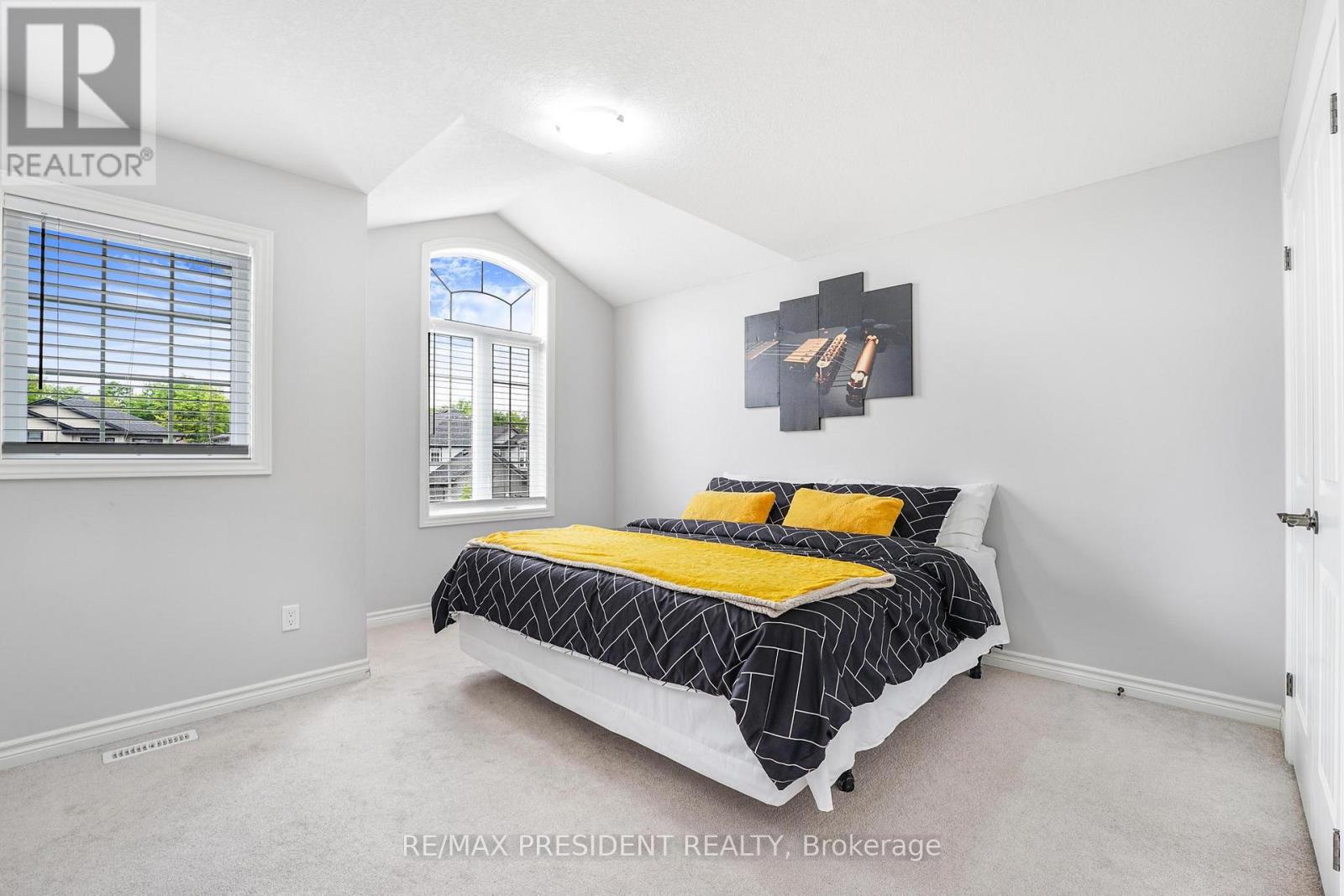 505 SOPHIA CRESCENT - 33