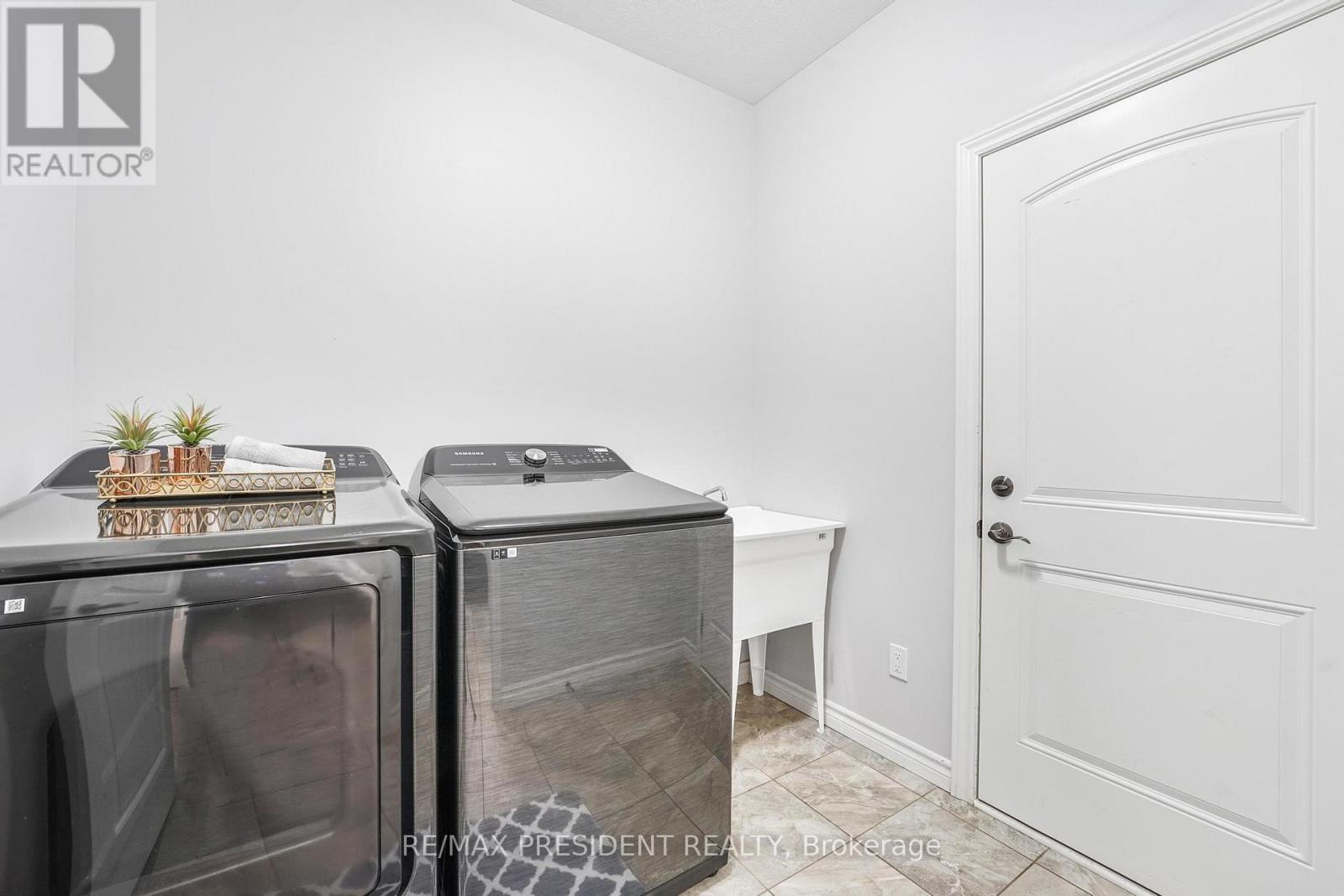 505 SOPHIA CRESCENT - 37