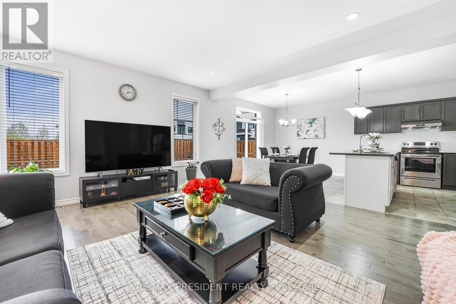 505 SOPHIA CRESCENT - 9