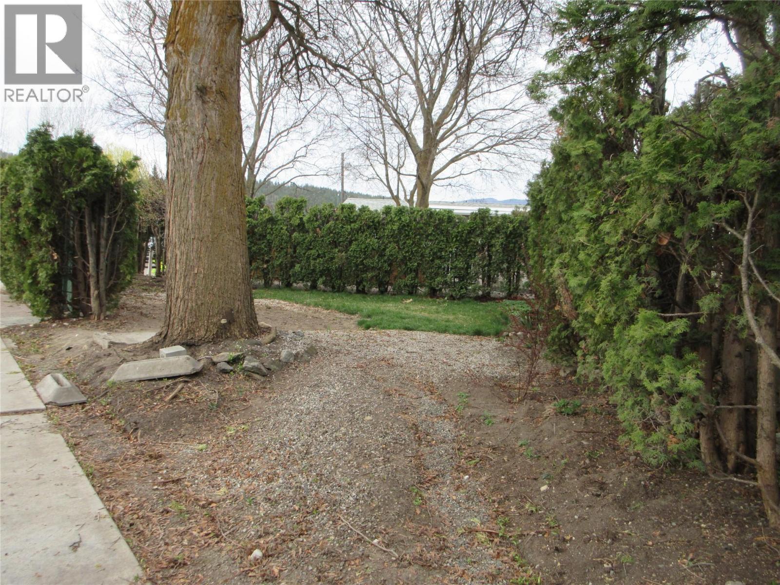 75 415 Commonwealth Road, Kelowna