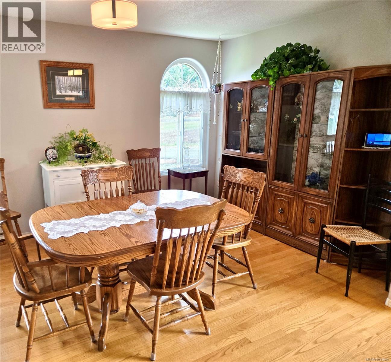 6131 Drinkwater Rd, Port Alberni