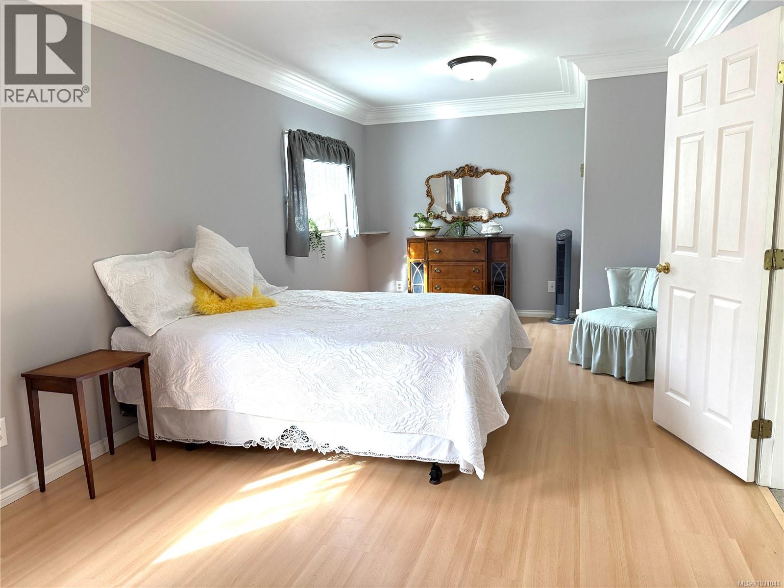 6131 Drinkwater Rd, Port Alberni