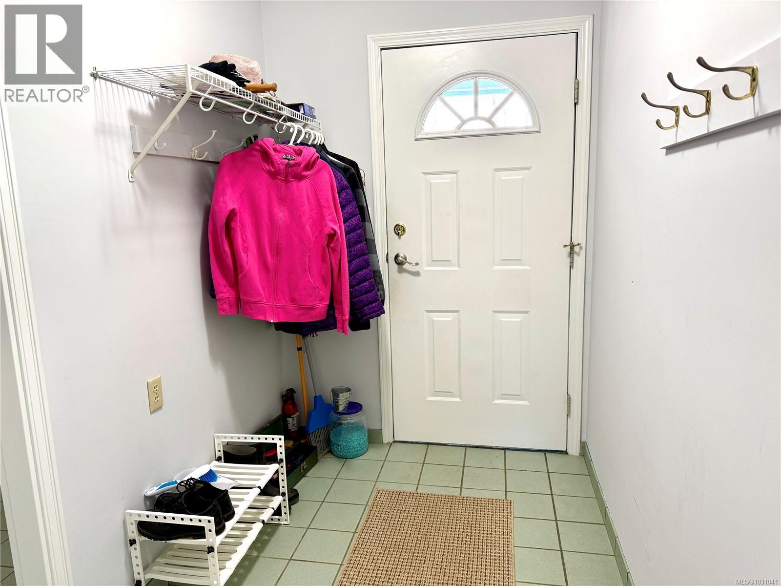 6131 Drinkwater Rd, Port Alberni