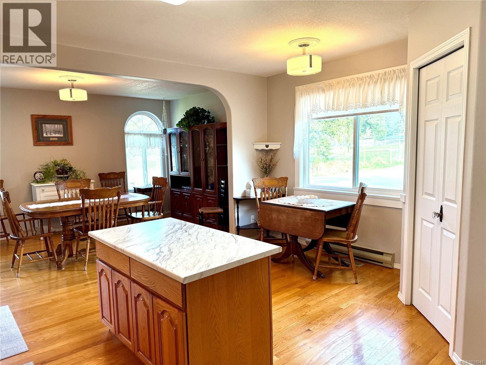 6131 Drinkwater Rd, Port Alberni