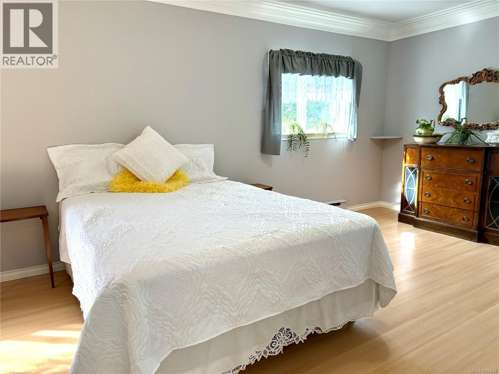 6131 Drinkwater Rd, Port Alberni