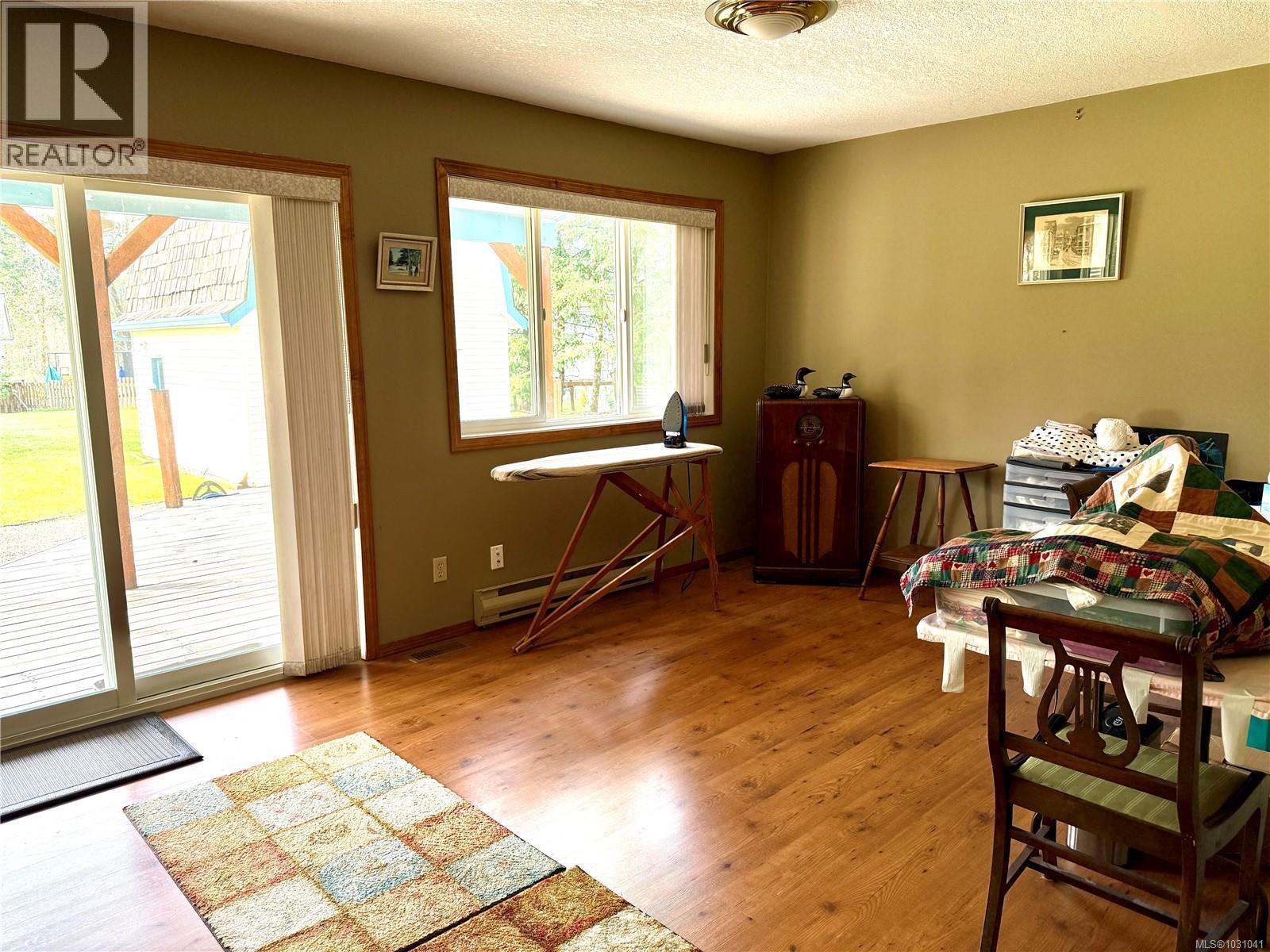 6131 Drinkwater Rd, Port Alberni