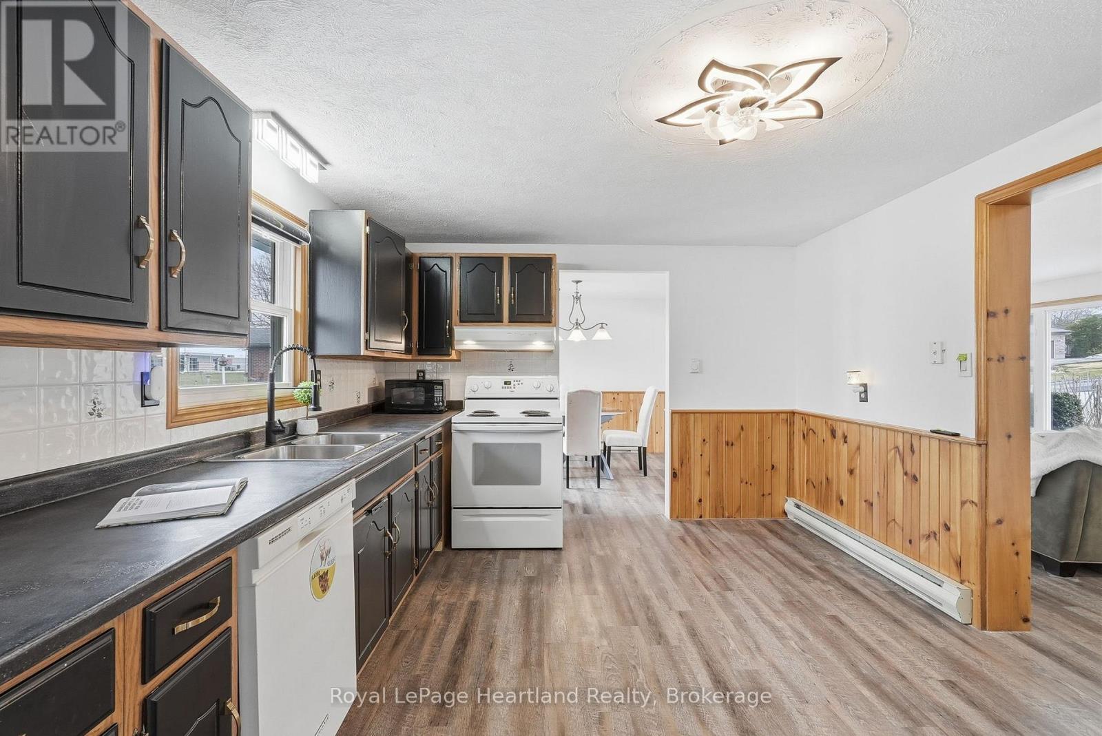 284 MANOR ROAD - 19