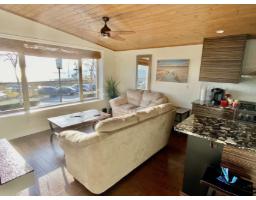 15491 Marine Drive, White Rock, BC V4B1C9 Photo 13