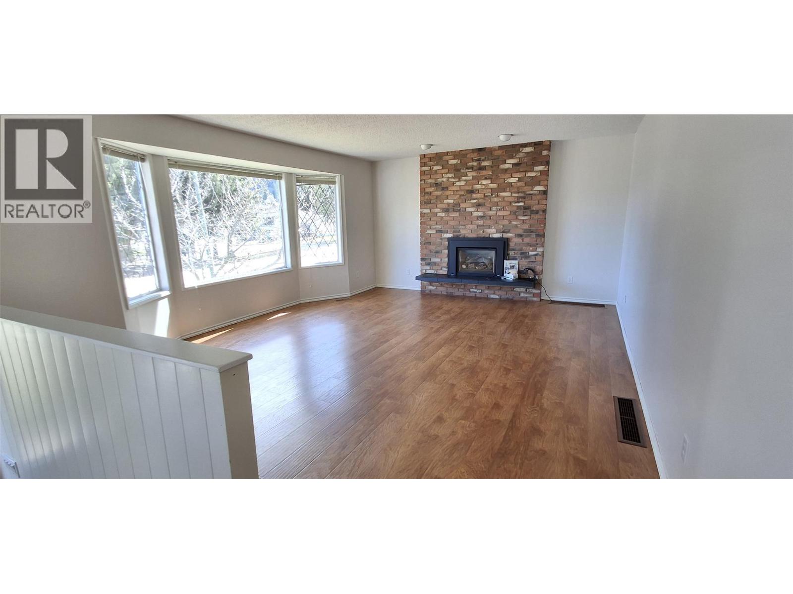 338 Beach Drive, Chase