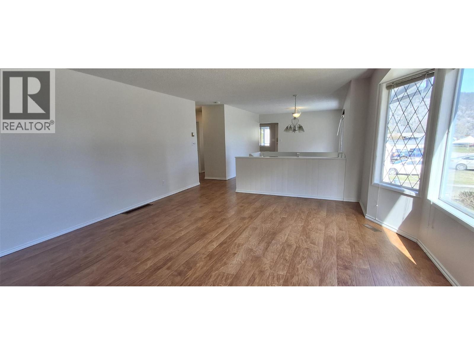 338 Beach Drive, Chase