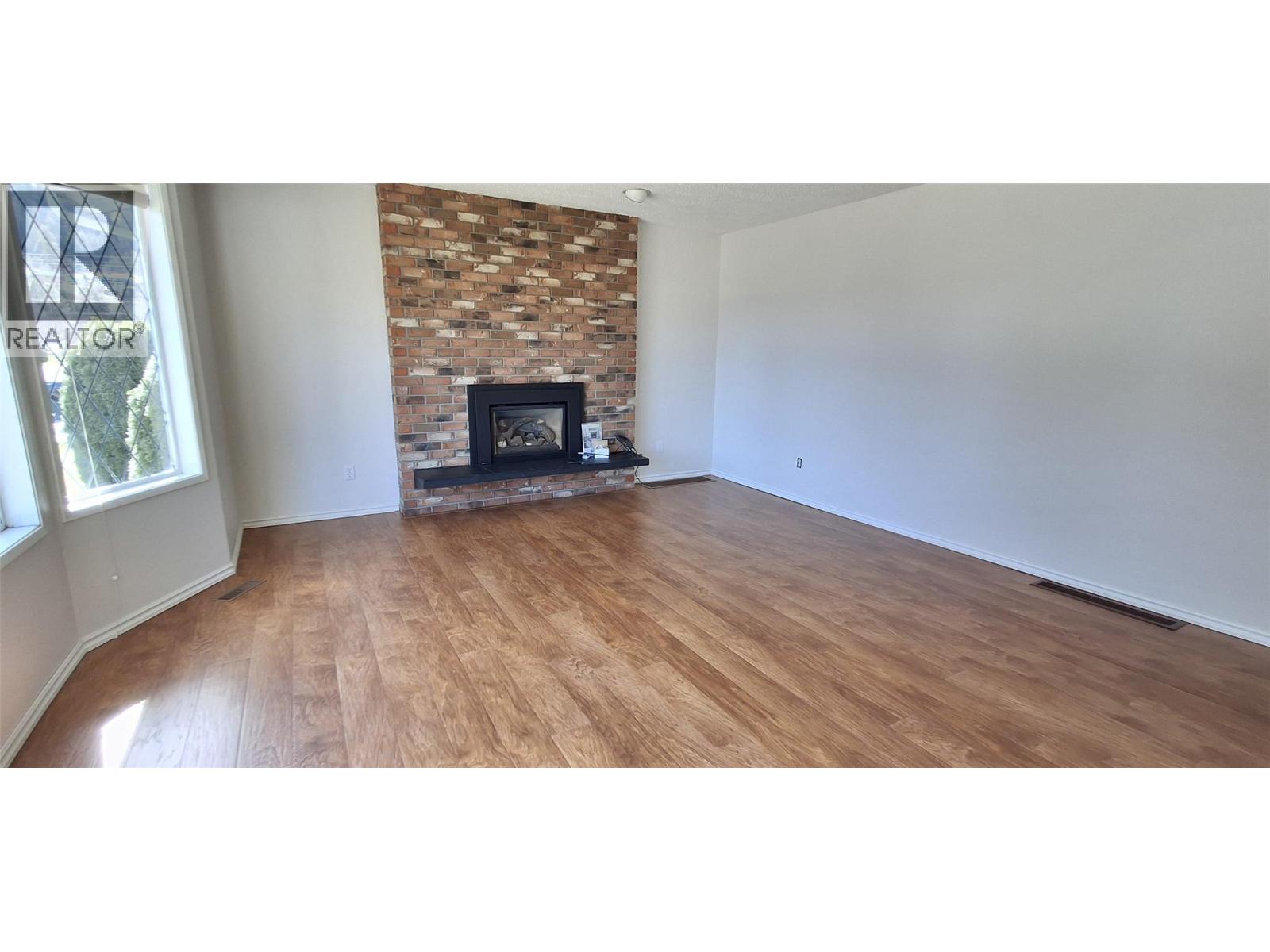 338 Beach Drive, Chase