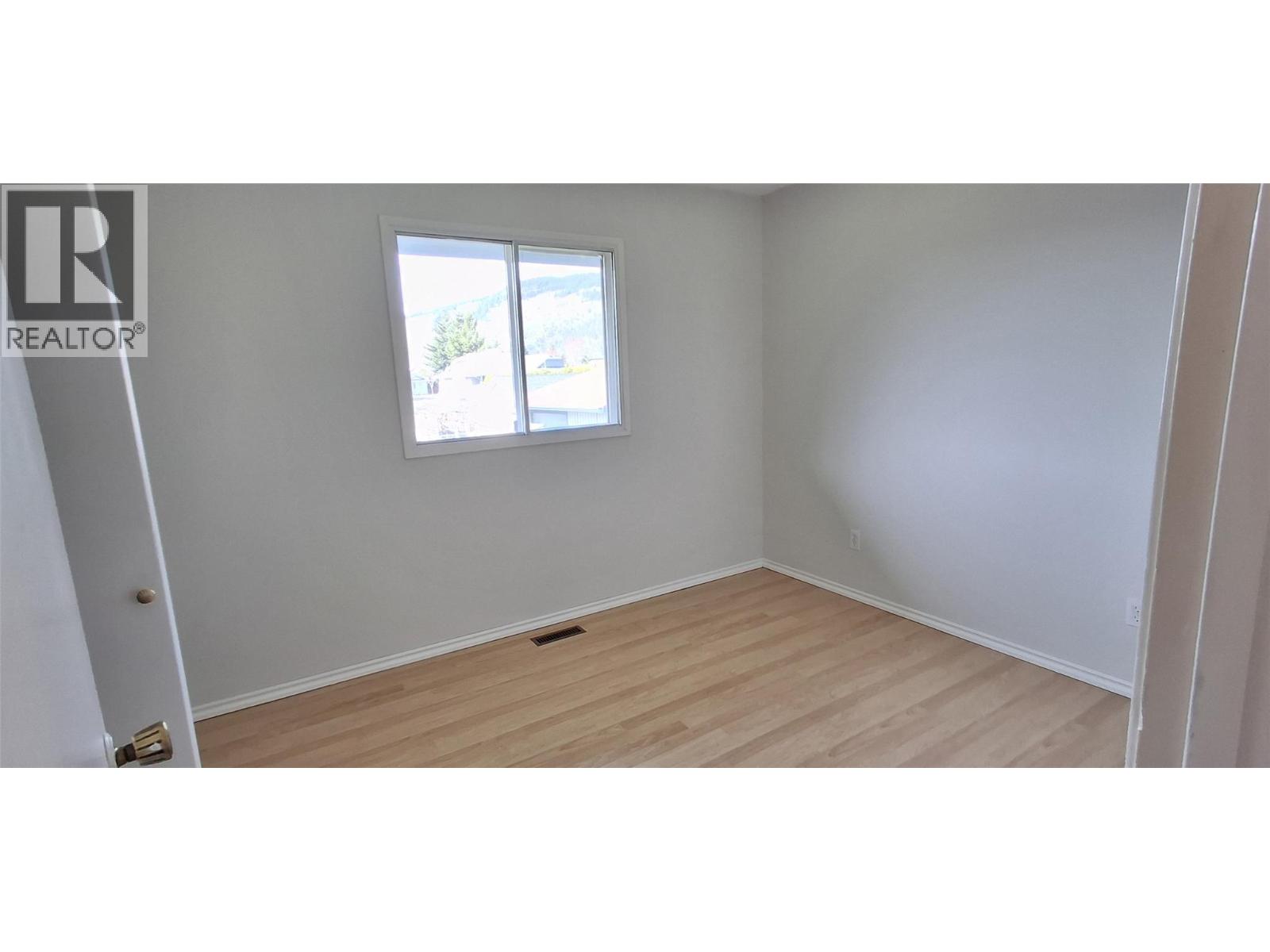 338 Beach Drive, Chase