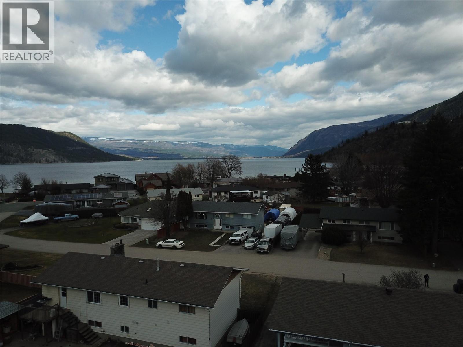 338 Beach Drive, Chase